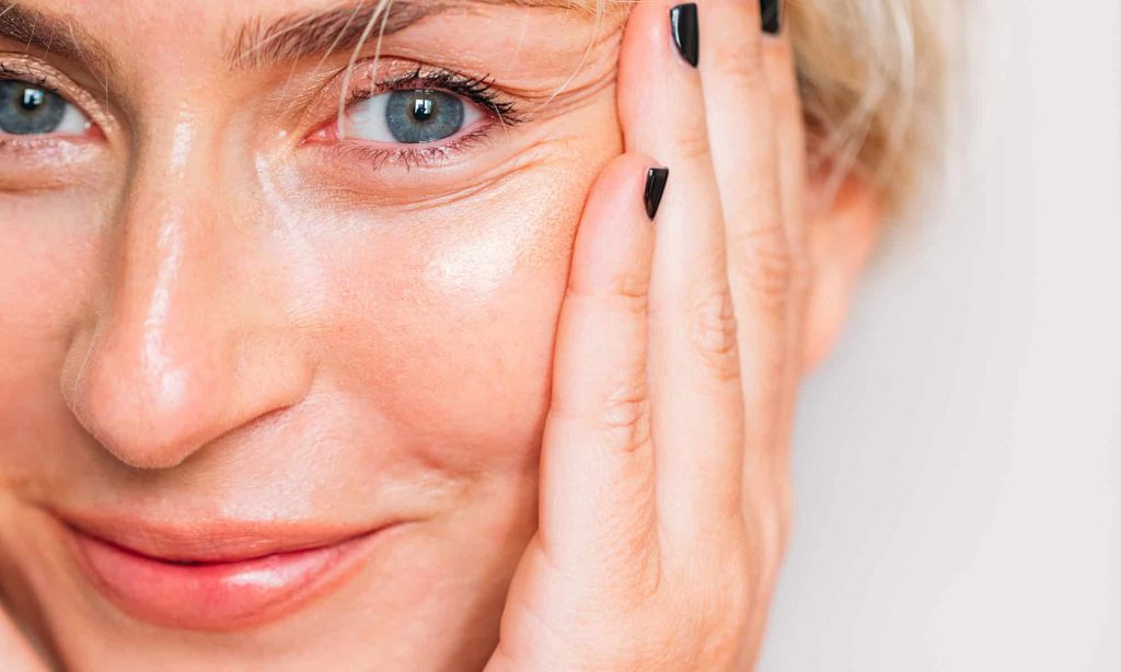 بهترین درمان های سفت کننده پوست صورت در خانه